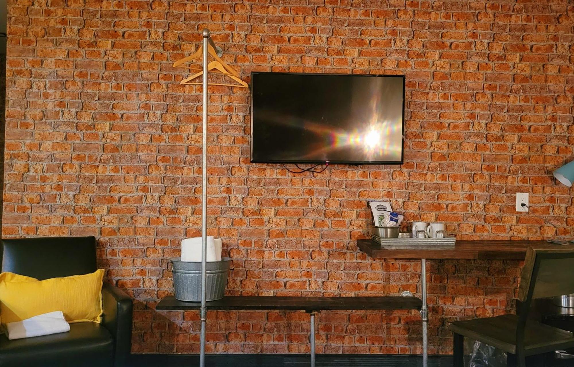 Heart & Hops Brewery Suites Kingsville Dış mekan fotoğraf