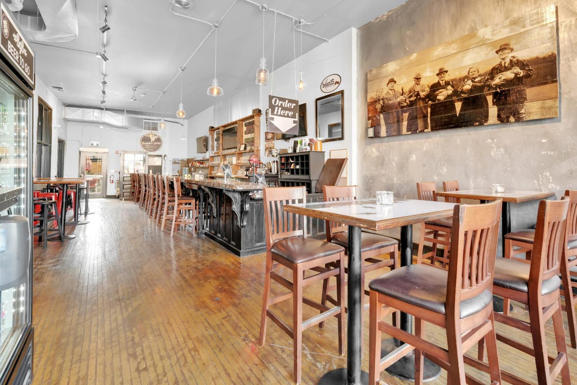Heart & Hops Brewery Suites Kingsville Dış mekan fotoğraf