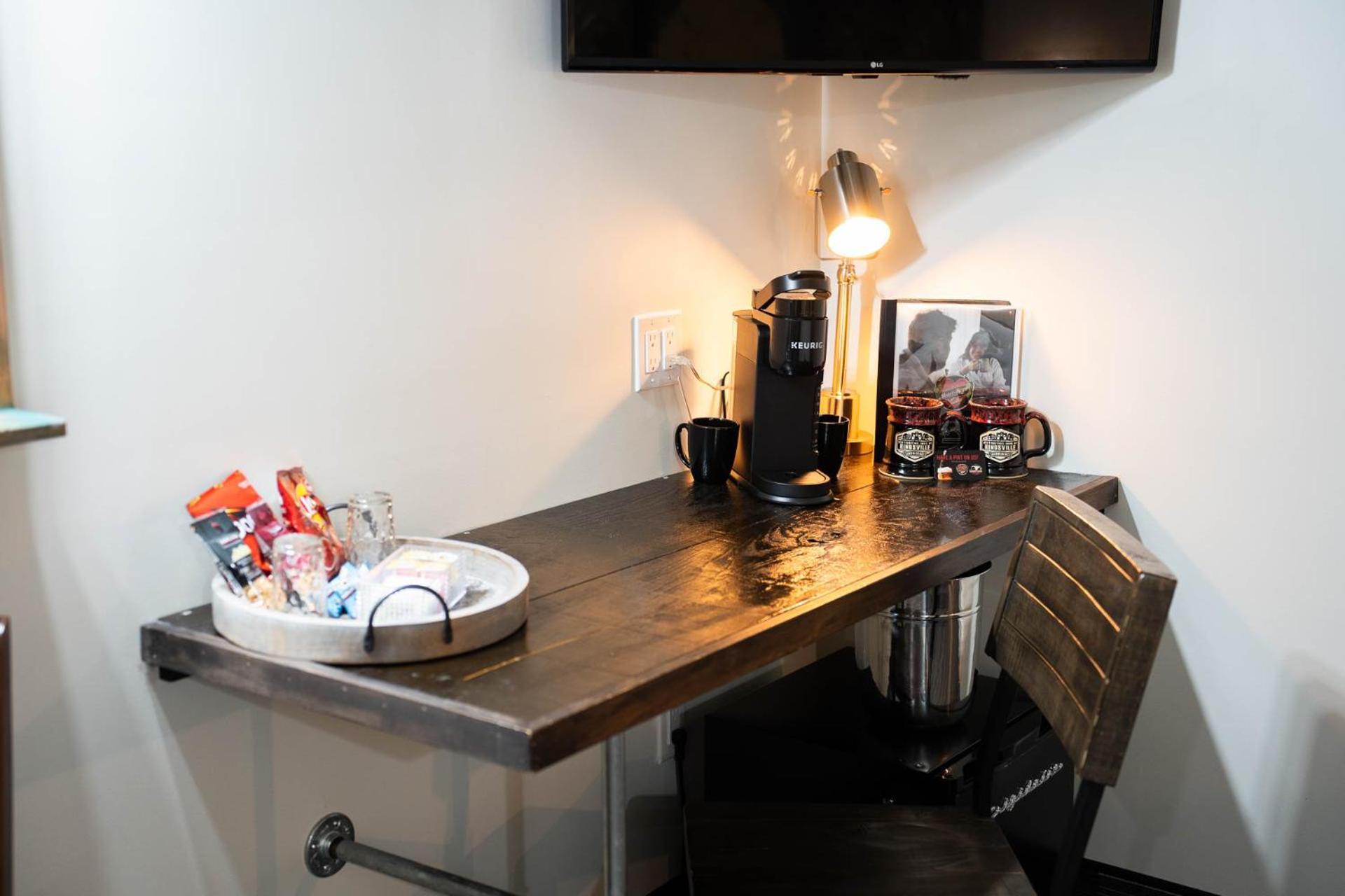 Heart & Hops Brewery Suites Kingsville Dış mekan fotoğraf