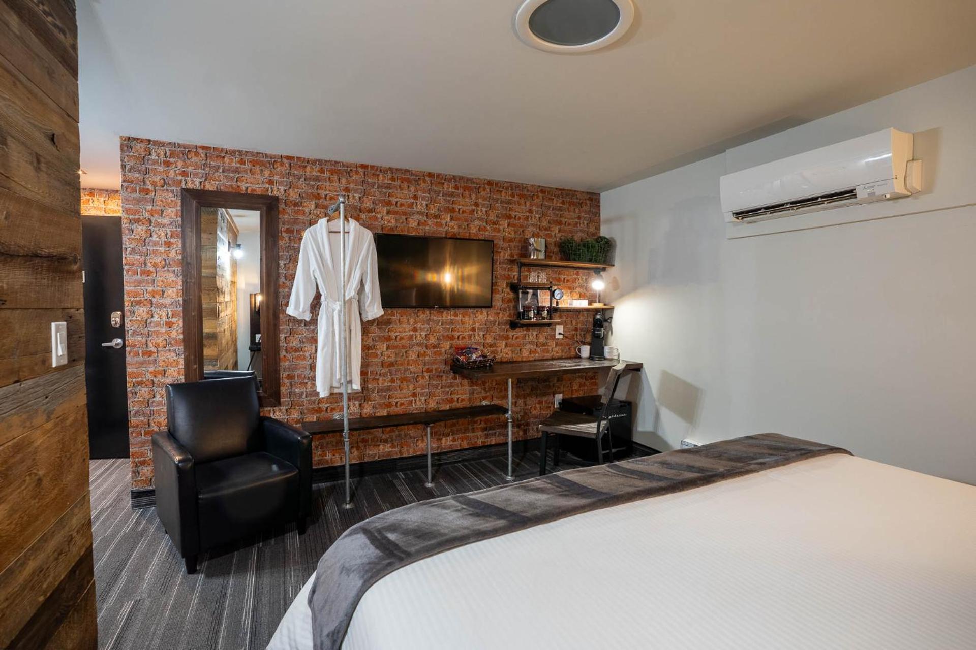 Heart & Hops Brewery Suites Kingsville Dış mekan fotoğraf