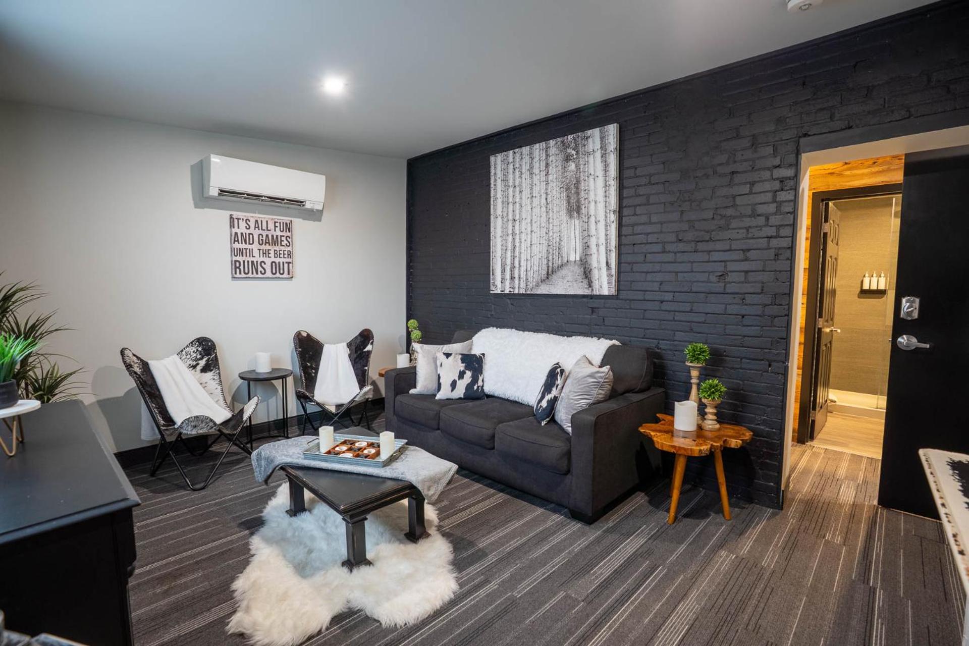 Heart & Hops Brewery Suites Kingsville Dış mekan fotoğraf